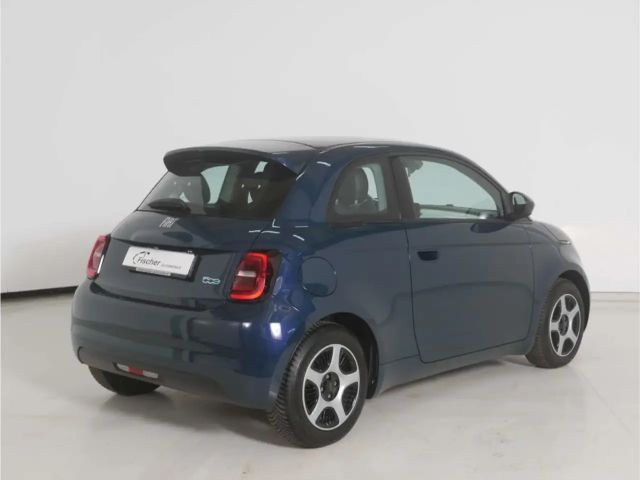 Fiat 500e Action