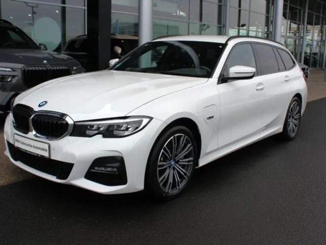BMW 330 330e M-Sport Touring xDrive