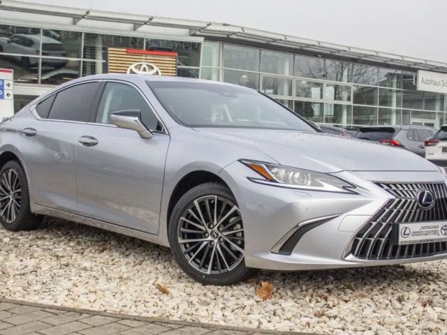 Lexus ES Business Line