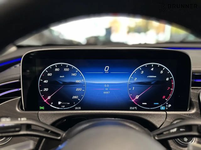 Mercedes-Benz E 200 AVANTGARDE Sedan