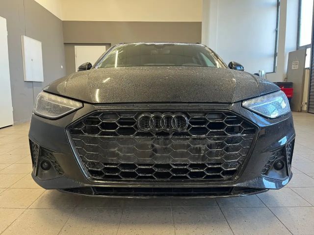 Audi A4 35 TDI Avant S-Line