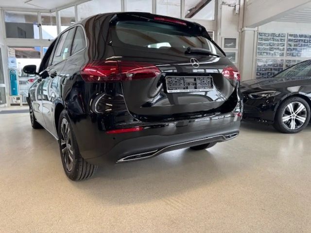 Mercedes-Benz B 200 Progressive Sedan
