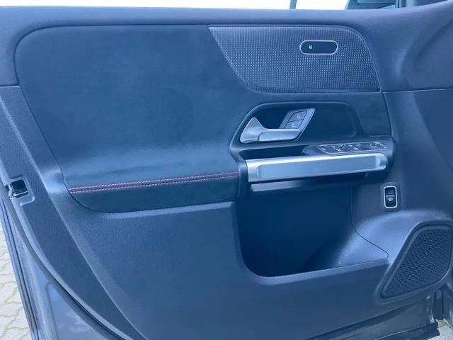 Mercedes-Benz EQB 300 4MATIC AMG Line