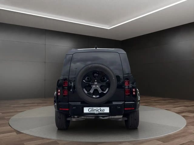 Land Rover Defender 110 D250 Dynamic SE