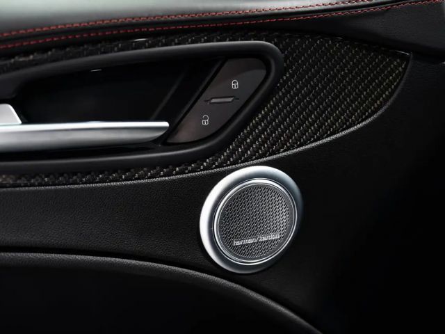 Alfa Romeo Stelvio Carbon Q4 Quadrifoglio
