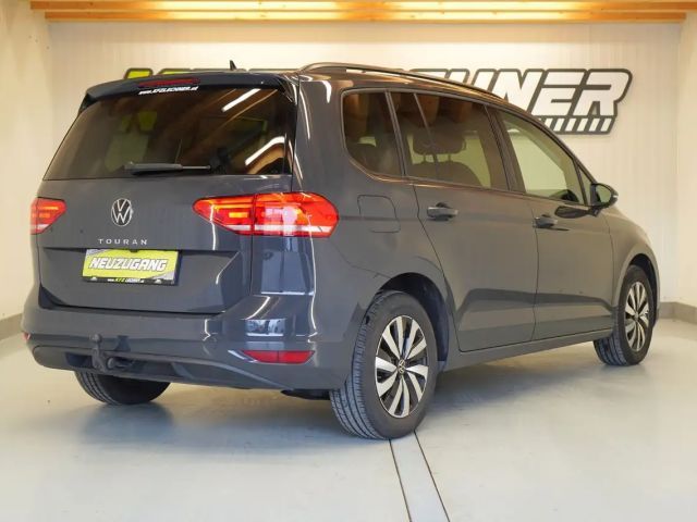 Volkswagen Touran 1.5 TSI DSG