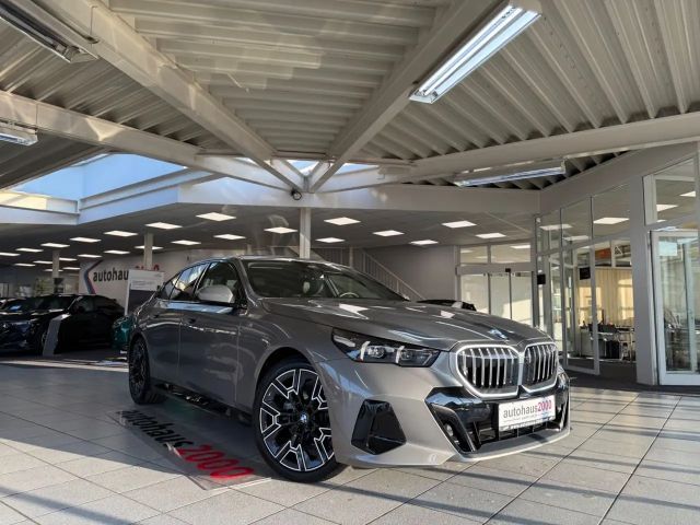 BMW 520 520i M-Sport Sedan