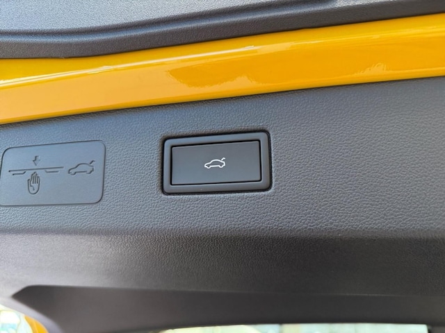 Volkswagen T-Roc 1.5 eTSI DSG R-Line