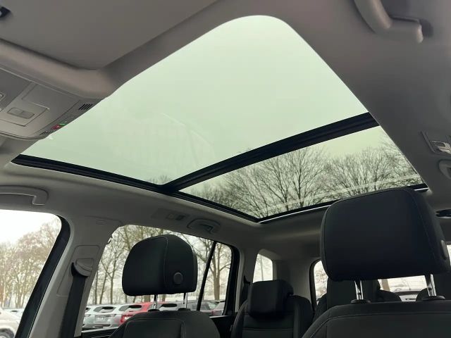 Volkswagen Touran 1.5 TSI Highline R-Line