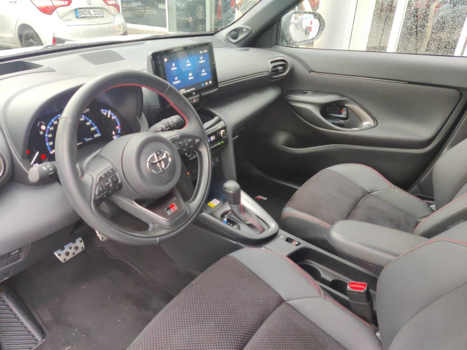 Toyota Yaris Cross 5-deurs Bi-Tone GR