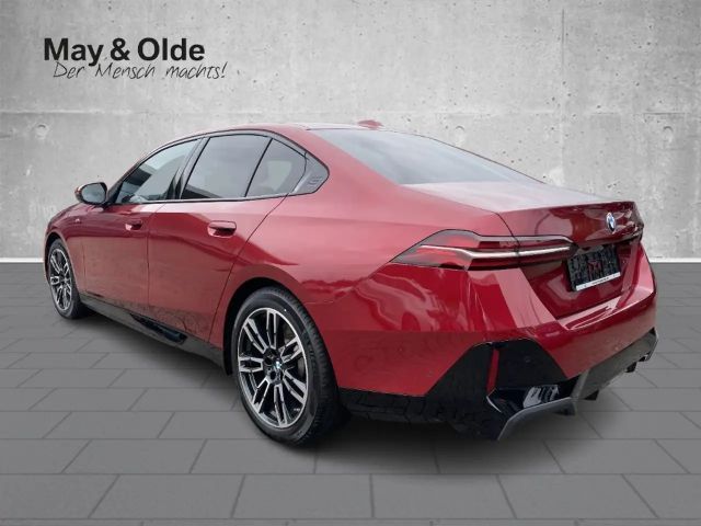 BMW 520 520i M-Sport Sedan