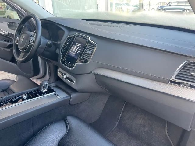 Volvo XC90 AWD Dark Plus