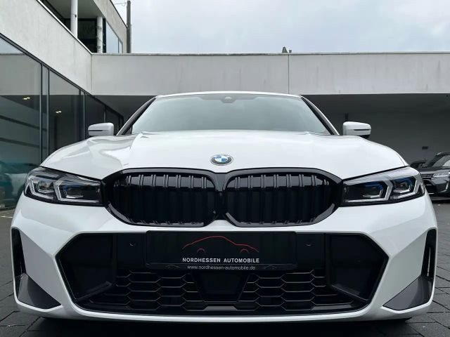 BMW 320 320i M-Sport Sedan xDrive