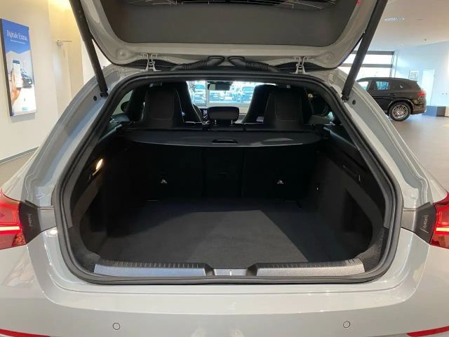 Mercedes-Benz CLA 200 AMG Line Shooting Brake