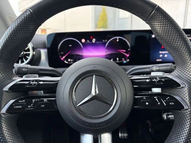 Mercedes-Benz CLA 200 CLA 200 d Sedan