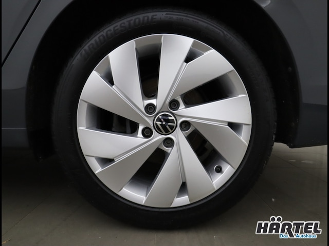 Volkswagen Golf 2.0 TDI DSG Style Variant