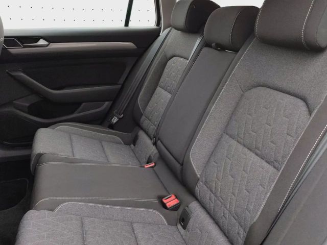 Volkswagen Passat 1.5 TSI Business DSG Variant