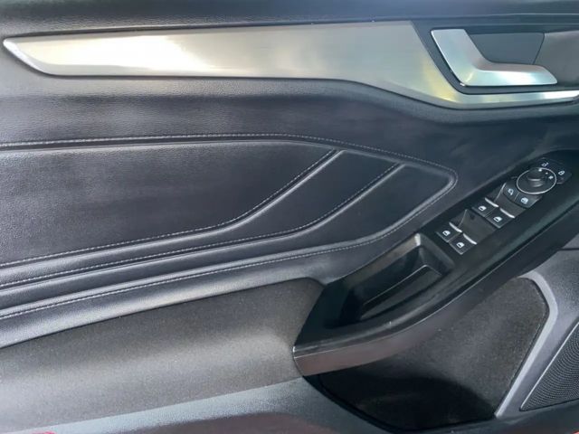 Ford Focus Titanium Wagon