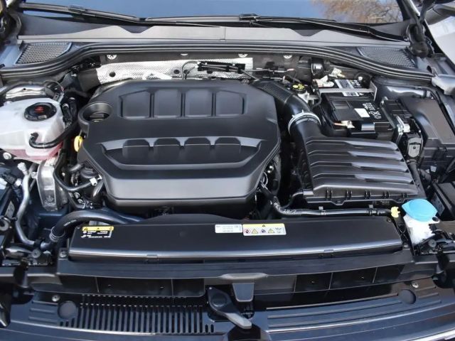 Volkswagen Golf 2.0 TSI R-Line