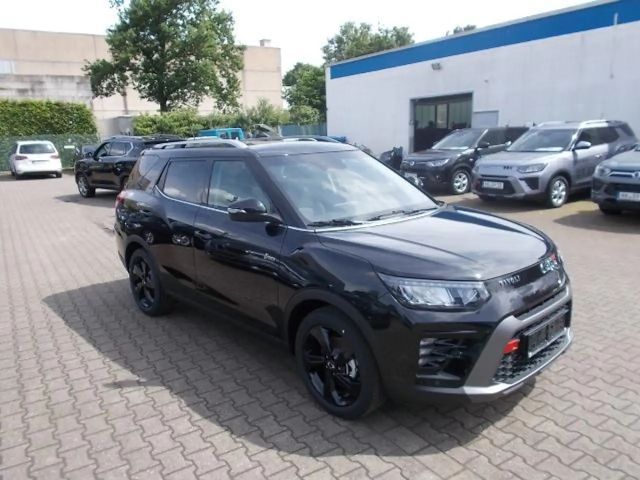SsangYong Tivoli Grand Blackline 1.5T Navi LED Alu18" Sitzh. Kamera