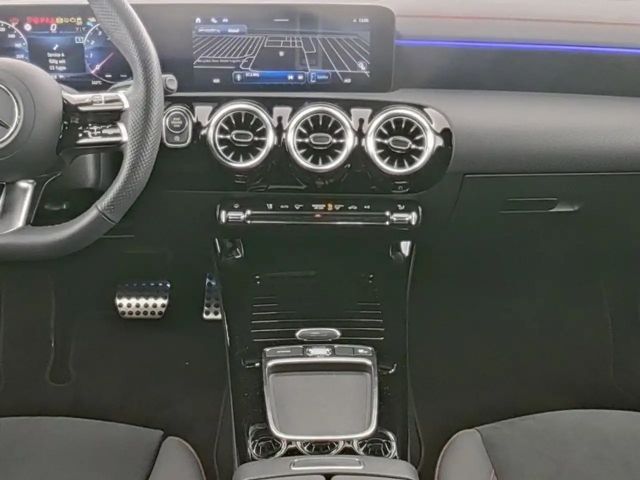 Mercedes-Benz CLA 200 AMG Line