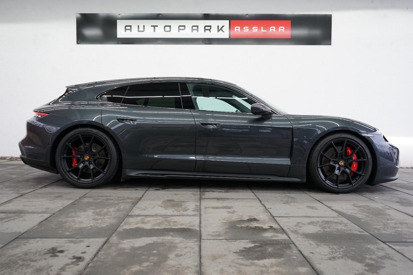 Porsche Taycan GTS Sport Turismo