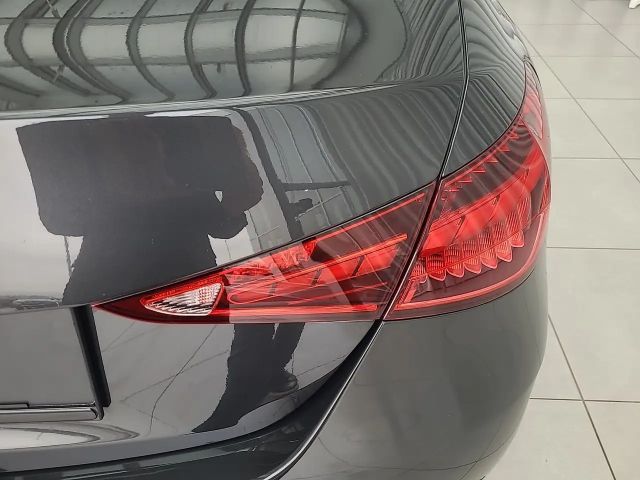 Mercedes-Benz C 200 C 200 d Sedan