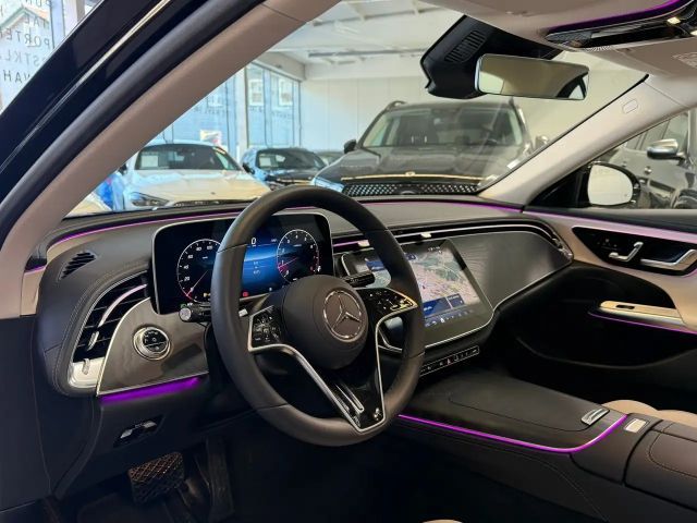 Mercedes-Benz E 200 AVANTGARDE Sedan