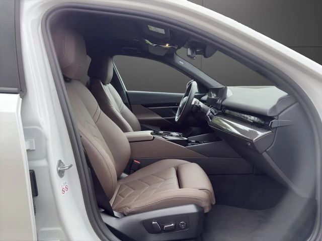 BMW 520 520d M-Sport Touring