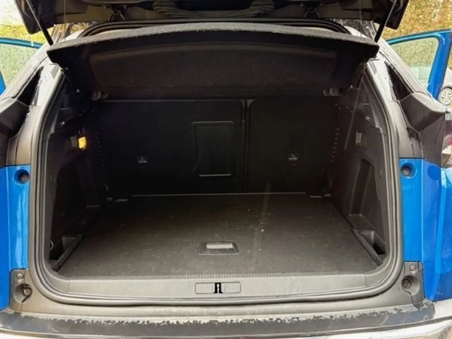 Peugeot 3008 1.2 PureTechRoad Trip Tempomat+LED+SHZ+NAVI