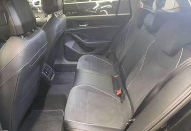 Volkswagen Passat 1.5 eTSI Business DSG Variant