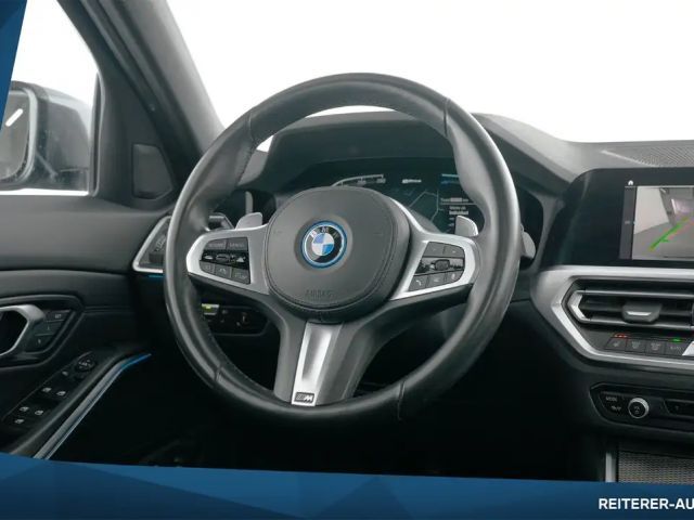 BMW 330 330e M-Sport xDrive