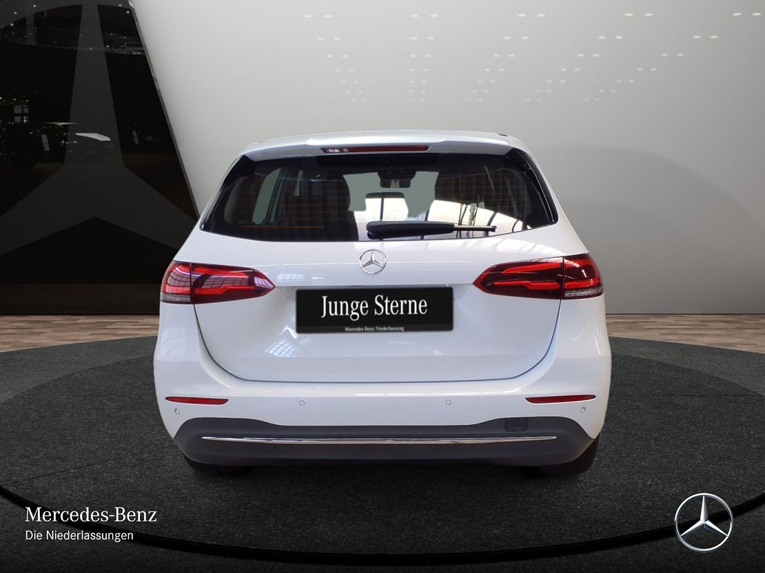 Mercedes-Benz B 200 Sedan