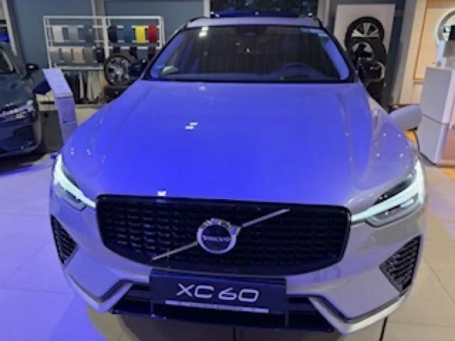 Volvo XC60 AWD Dark Plus T6