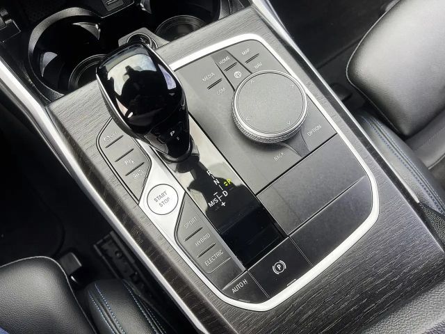 BMW 330 330e M-Sport Touring xDrive