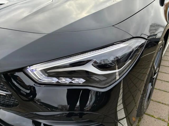 Mercedes-Benz CLA 200 AMG Line Coupé