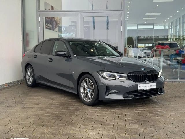 BMW 320 320e Sedan Sport Line