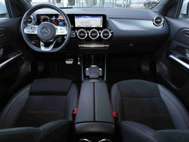 Mercedes-Benz EQA 300 AMG Line