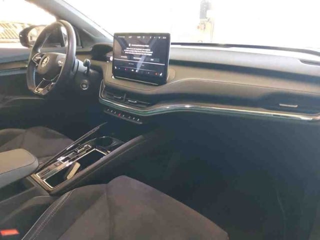 Skoda Enyaq iV 62 kWh +LED +AHK +RKAM +ACC +LM +SHZ +