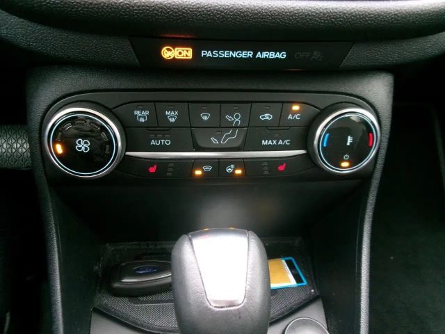 Ford Fiesta 1,0EcoBoost M-Hybr. Navi RFK ACC DAB EU6d