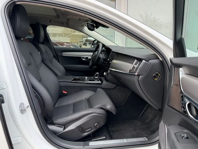 Volvo V90 AWD Dark Plus T6