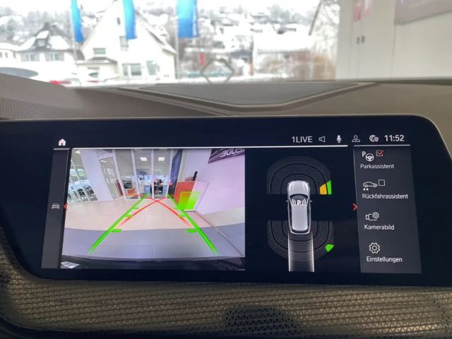 BMW 118 118i Sedan Sport Line