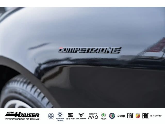 Alfa Romeo Giulia AT8 Q4 Turbo