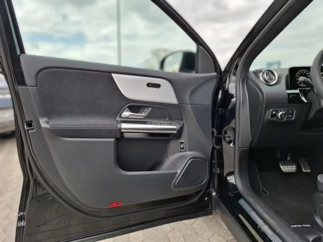 Mercedes-Benz GLA 220 4MATIC AMG Line