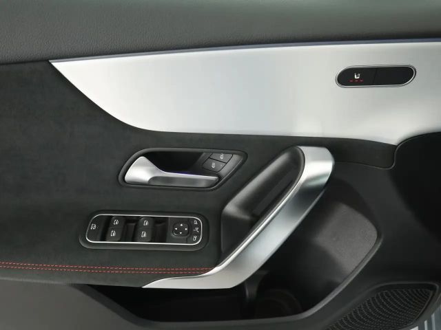 Mercedes-Benz A 200 A 200 d AMG Line