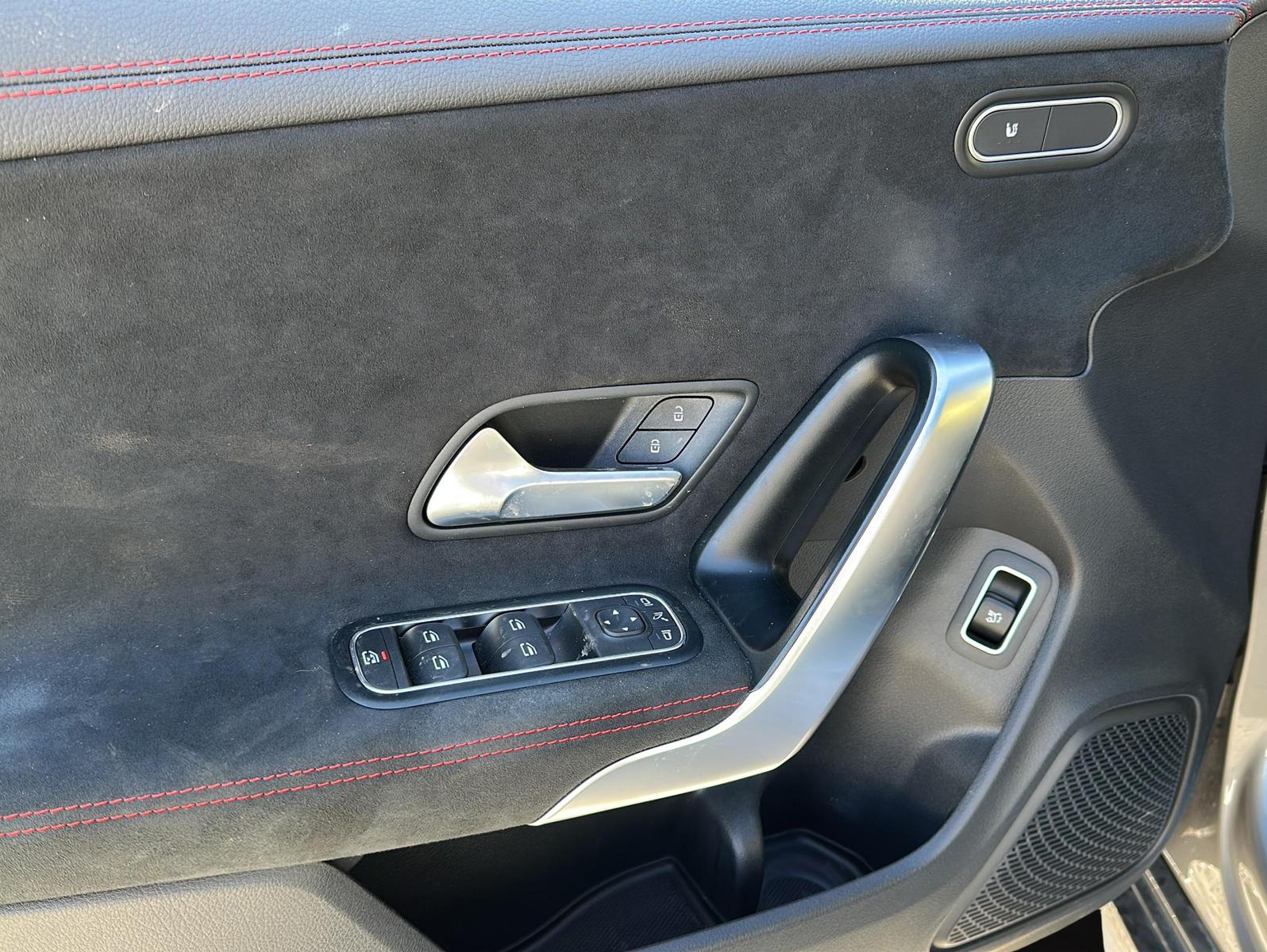 Mercedes-Benz CLA 200 AMG Line