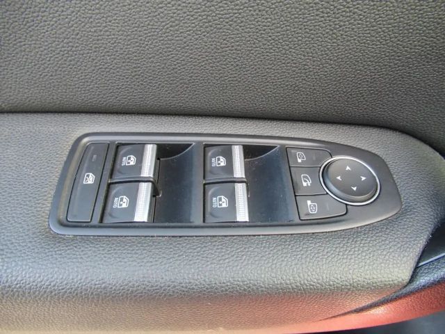 Renault Captur E-Tech Intens