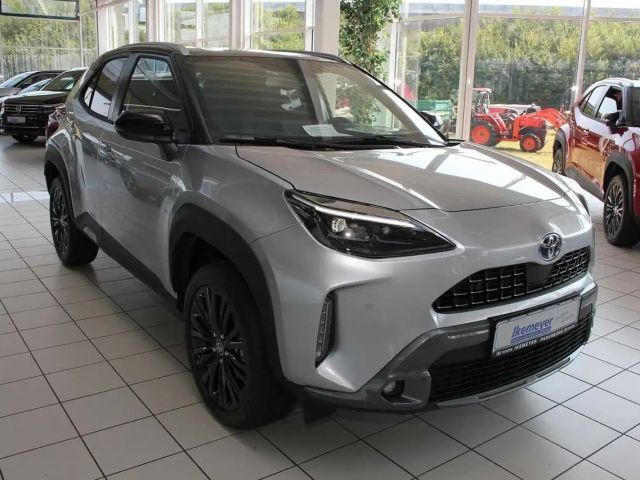 Toyota Yaris Cross Adventure Advanced Safety Paket HUD PDC 18Zoll ele