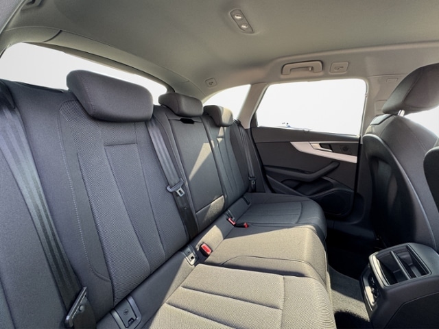 Audi A4 30 TDI Avant S-Tronic