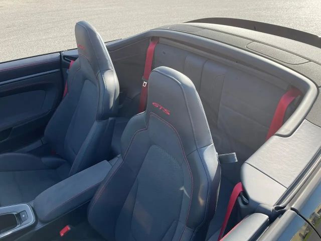 Porsche 992 4 Cabrio Carrera Coupé GTS